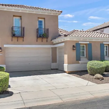 Chandler Keep – Medieval Spanish Villa, BBQ Courtyard & Prime South Chandler Hotels near Walmart Supercenter