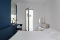 Neo Suites - balcony