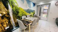 3-Bed House in Northolt Hotels in Northolt