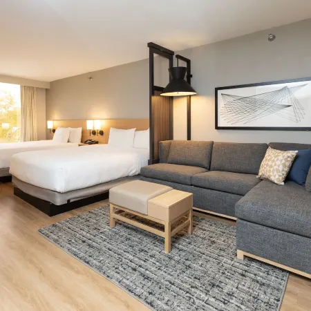 Hyatt Place Roa Arpt Valley View Mall