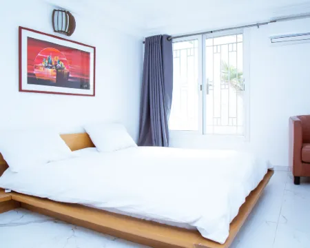 Villa Somone Pied Dans l'Eau Hotels in Somone