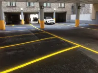 Empire Suites - parking