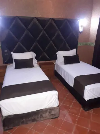 Hotel Zagour Отели в г. Мхамид-Эль-Гизлане