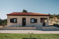 Herdade Dos Cordeiros Hotels near Estatua de Passos Manuel