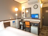 Toyoko Inn Shin-Osaka Chuo-Guchi Honkan فنادق في أوساكا