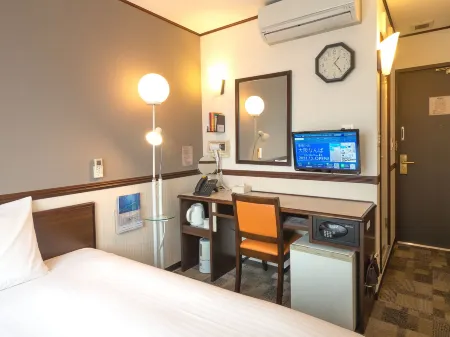 Toyoko Inn Shin-Osaka Chuo-Guchi Honkan