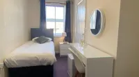 Bramall House Hotels in Felliscliffe