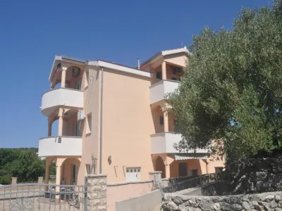 Apartments Vala Hotels near Kapelica sv. Nikola