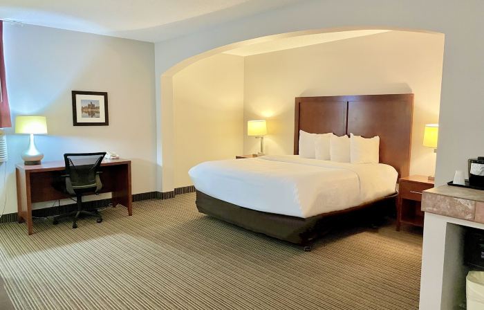 Country Inn & Suites by Radisson, Battle Creek, MI