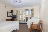 Whitton Lodge Serviced Accommodation 사우스노만톤 호텔