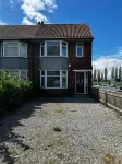 4 Bedroom Refurbished Workers Haven Hotels in Grimsby