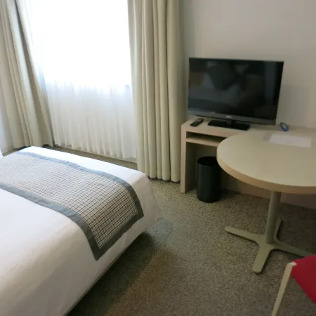 Hamilton Hotel –Red-