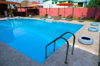 Maxwell Court Apartments - ที่มีสระว่ายน้ำ
