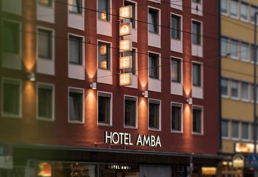 드라이 뢰벤 호텔 외관