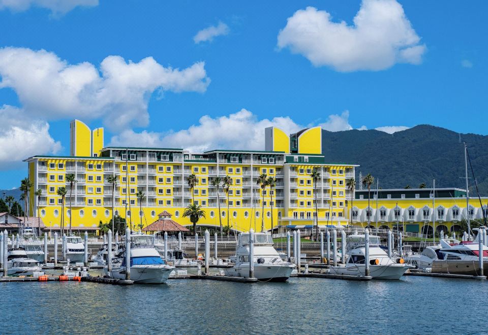 1. 와카야마 마리나..