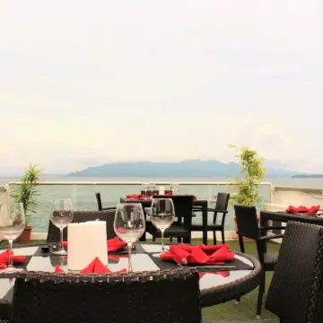 Lalaguna Villas Luxury Dive Resort and Spa Отели рядом с достопримечательностью «Пляж Сабанг»