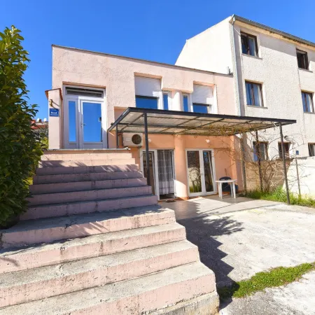 Apartment 1562