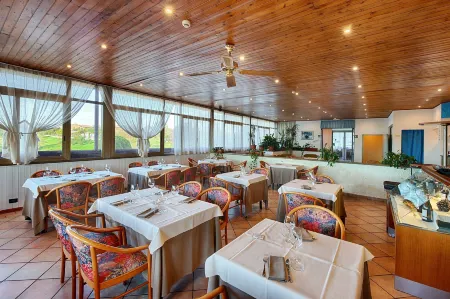 Hotel Castello Отели рядом с достопримечательностью «Castello di Celsa»