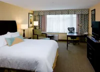 Hilton Garden Inn Mankato Downtown - parking