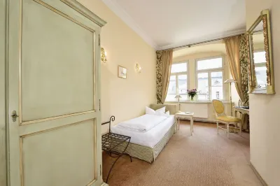Hotel Graf von Mansfeld Hotels near Imbiss