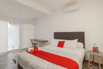 RedDoorz Plus @ Demangan Gejayan Hotels in Kecamatan Depok