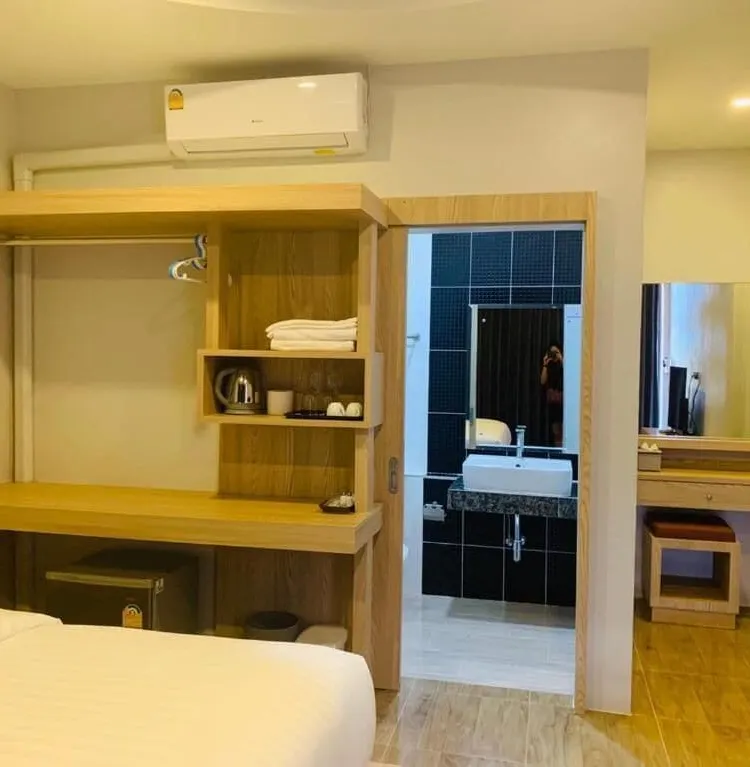 ห้องดีลักซ์ เตียงใหญ่ 1 เตียง