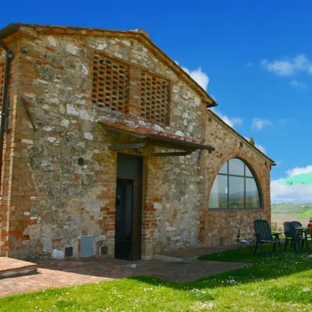 Charming Tuscan Farmhouse
