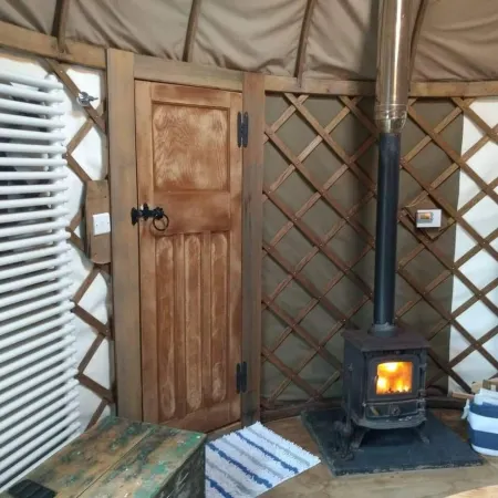 Bembridge Harbour Yurt - Log Burner - WiFi Отели в г. Райд