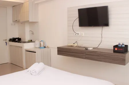 Cozy Stay Studio Urbantown Karawang Apartment