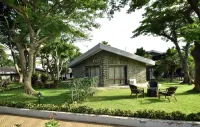 เคฟส์ คันทรี รีสอร์ท - รีสอร์ท