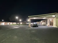 Capri汽車旅館 - 停車場
