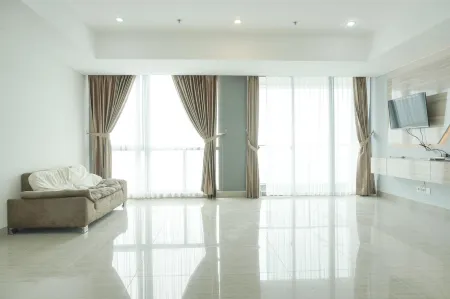 Spacious and Nice 2Br at Hillcrest House Apartment Отели в г. Cibodas