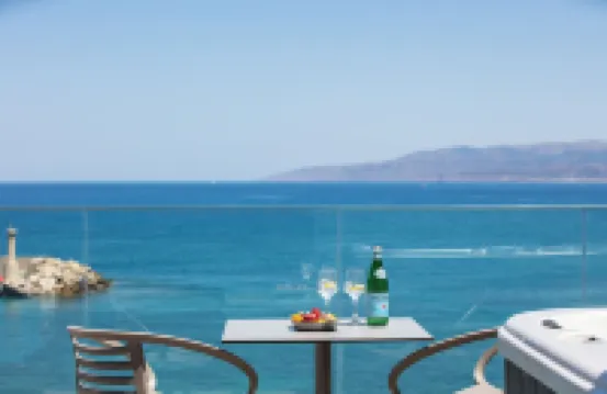 Skipper Beachfront Suites