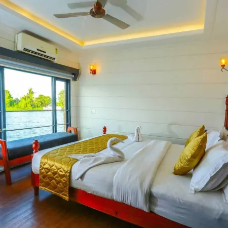 Private Houseboat