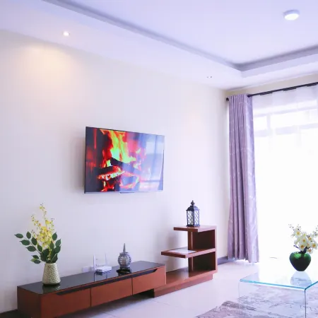 Silverstone Apartments -Modern Living 1 Br Near Yaya - Gym&Pool