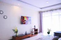 โมเดิร์นลิฟวิ่ง 1 BR - ยิม & สระว่ายน้ำ - ใกล้ YAYA