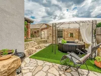 Holiday Home Stone Wall Hotels in Opcina Razanac