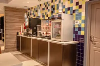 Days Inn & Suites by Wyndham Fort Myers Near JetBlue Park - breakfast