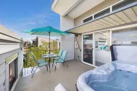 Elegant Townhome Near Old Town, Breweries and River! Hotels in Fort Collins