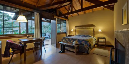 Pousada Les Roches Отели рядом с достопримечательностью «Castelo de Itaipava»