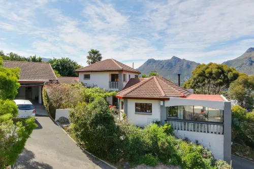 Victorskloof Lodge Hotels in Llandudno