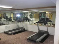 The Chateau Bloomington Hotel and Conference Center - gimnasio