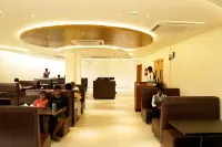 The Grand White Palace Hotels in Sirkazhi