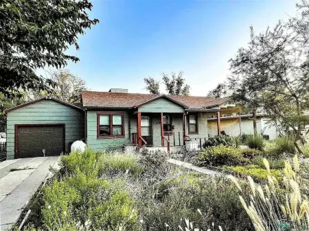 The Bird- Lovely 2 Bed Home in the Garden, Great Location Отели рядом с достопримечательностью «Парк Пукетт»