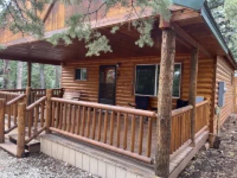 Cozy Cedar Mountain Cabin near lakes and National Parks