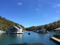 Attitude Adjustment Beautiful Floating Home on Scenic Norris Lake - 3성급