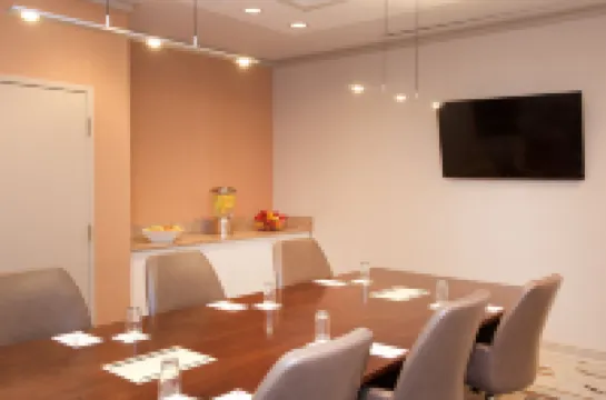 Embassy Suites by Hilton Cincinnati Northeast Blue Ash Hotels in Blue Ash