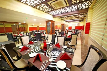 The Red Velvet Hotel Samarpan, Patna Отели в г. Патна