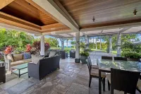 Gourmet Kitchen and Ocean Views - Stunning Island Retreat