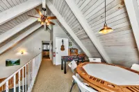 Cozy Cabin with Games and Gourmet Kitchen - Rustic Retreat